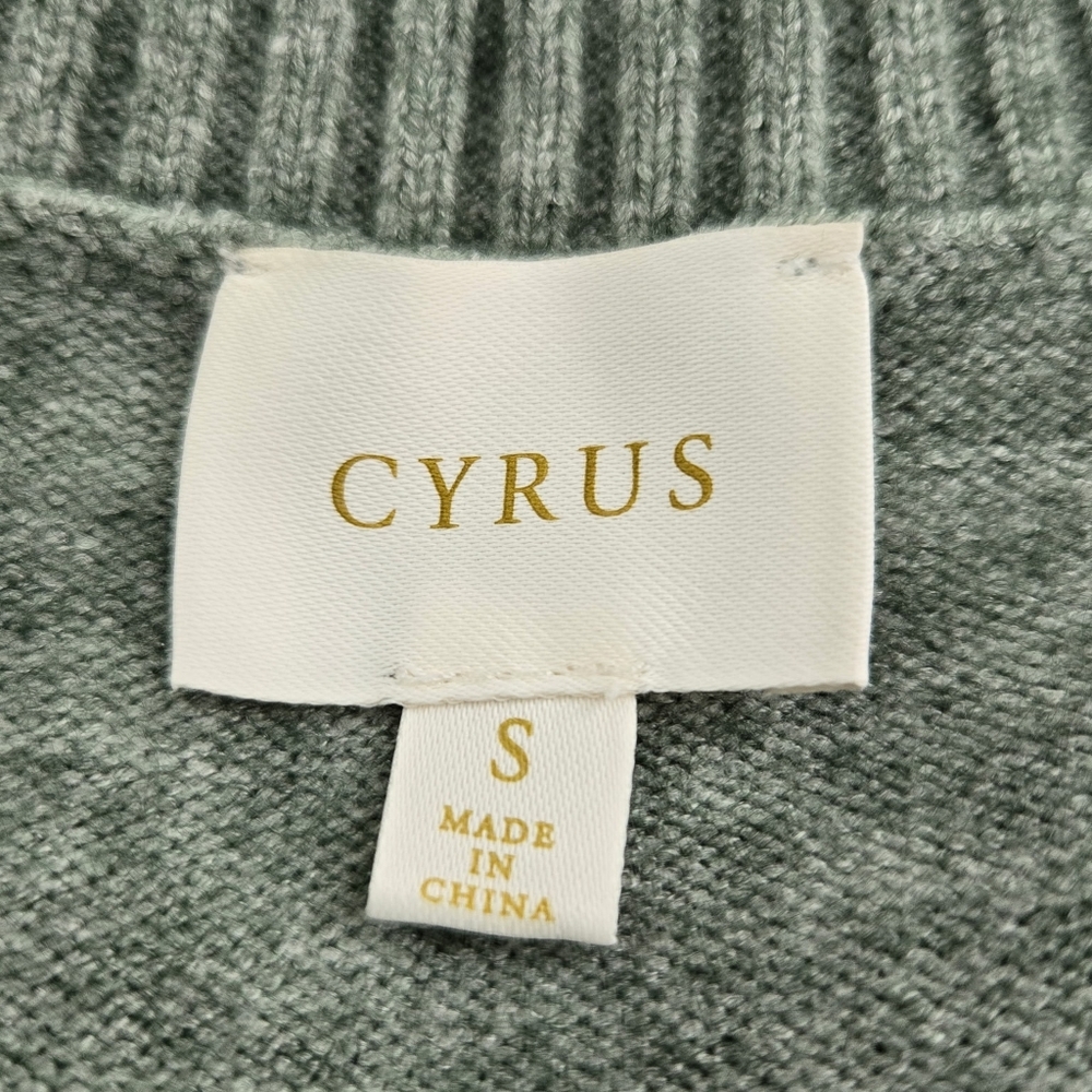 Cyrus short sleeve soft sweater V-neckline Size Small. New without tags. - Picture 7 of 7